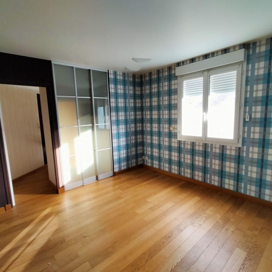  Immobilier des Deux Rives : Appartement | VILLAINES-LA-JUHEL (53700) | 235 m2 | 750 € 