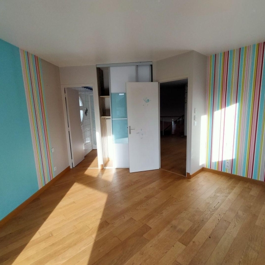  Immobilier des Deux Rives : Appartement | VILLAINES-LA-JUHEL (53700) | 235 m2 | 750 € 