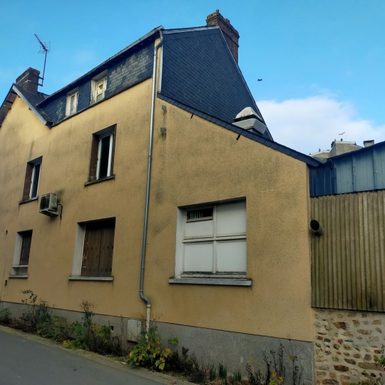  Immobilier des Deux Rives : Maison / Villa | VILLAINES-LA-JUHEL (53700) | 106 m2 | 75 000 € 