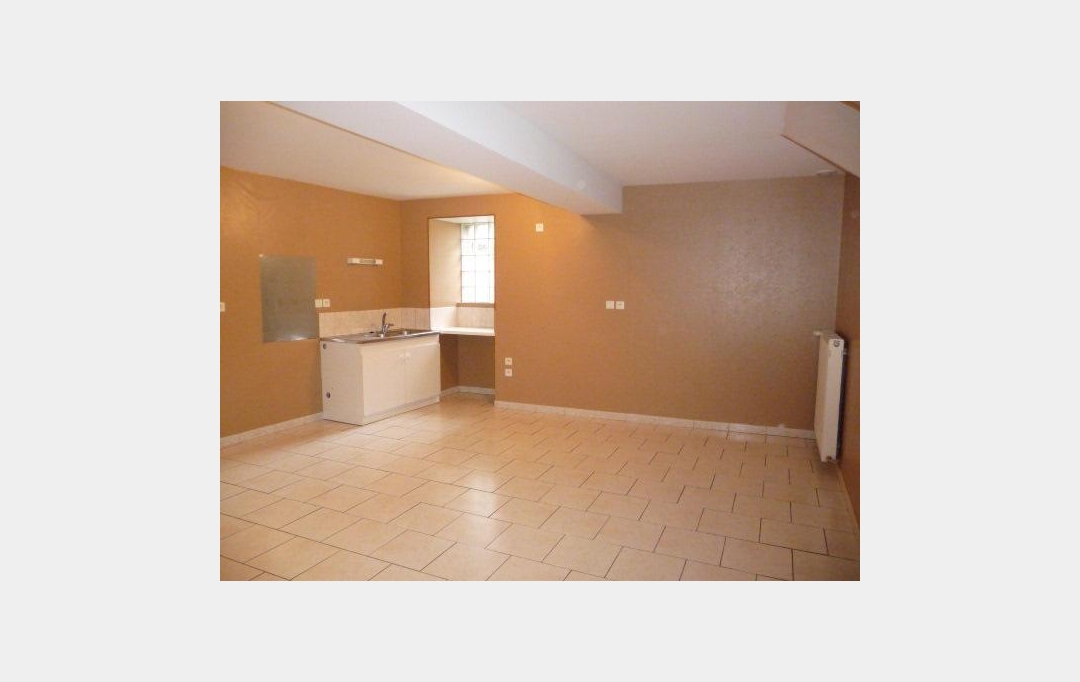Immobilier des Deux Rives : Maison / Villa | VILLAINES-LA-JUHEL (53700) | 82 m2 | 400 € 