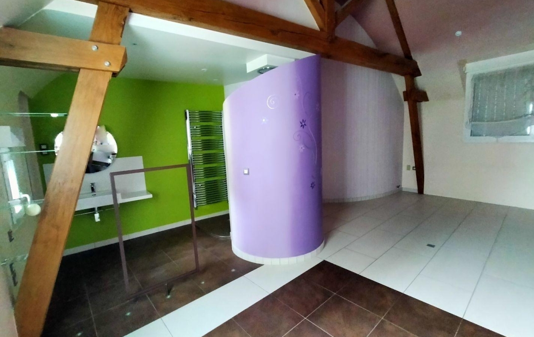 Immobilier des Deux Rives : Appartement | VILLAINES-LA-JUHEL (53700) | 235 m2 | 750 € 