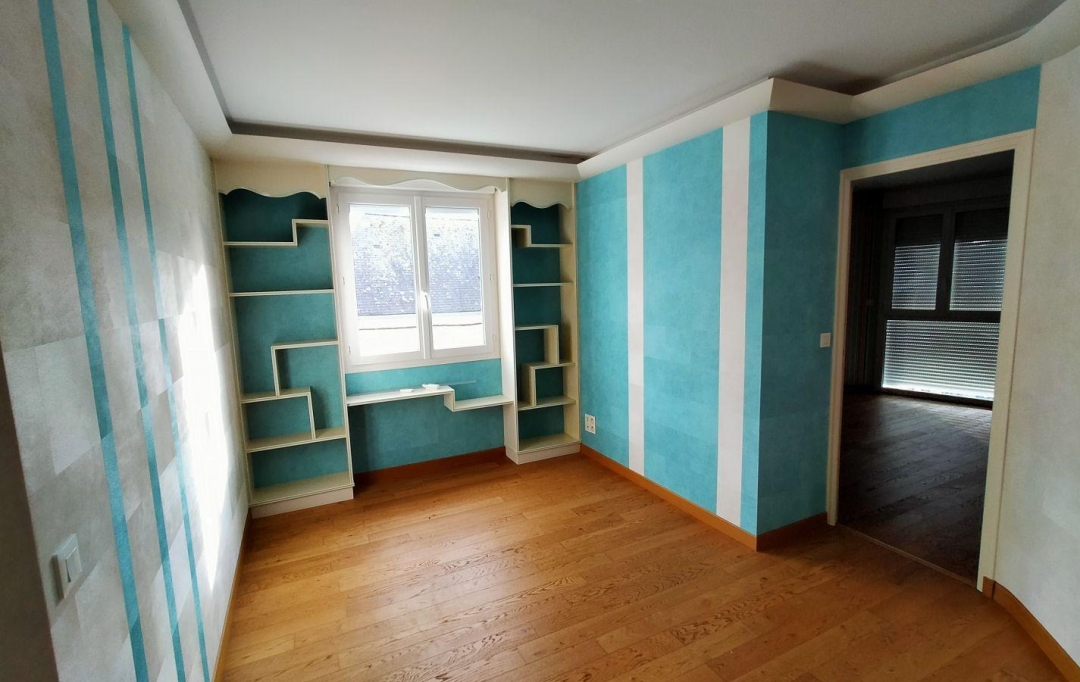 Immobilier des Deux Rives : Appartement | VILLAINES-LA-JUHEL (53700) | 235 m2 | 750 € 