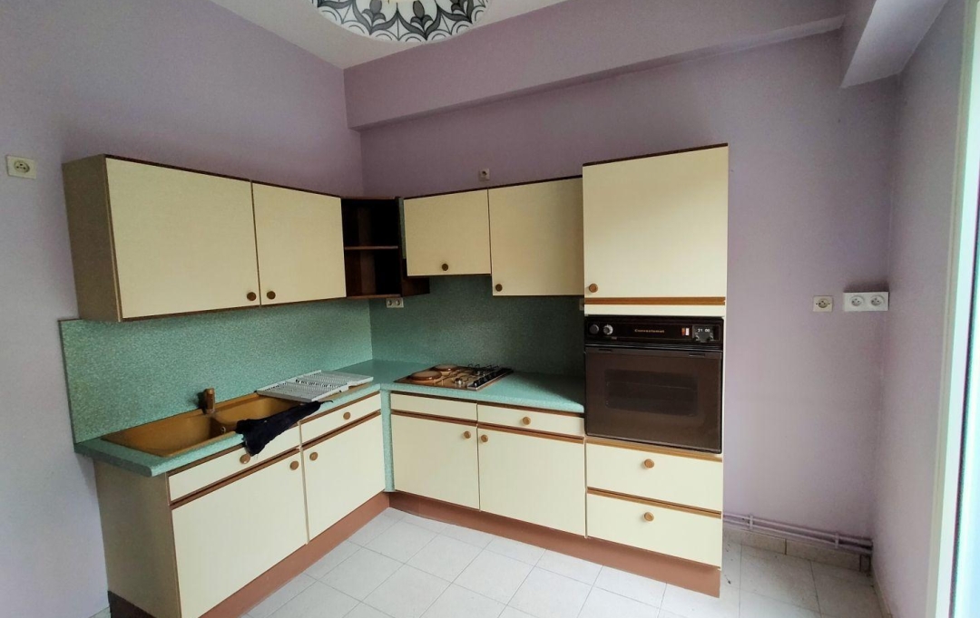 Immobilier des Deux Rives : Appartement | VILLAINES-LA-JUHEL (53700) | 235 m2 | 750 € 