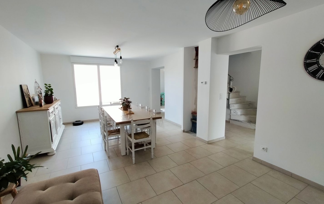 Immobilier des Deux Rives : Maison / Villa | SAINT-GERMAIN-DE-COULAMER (53700) | 144 m2 | 550 € 