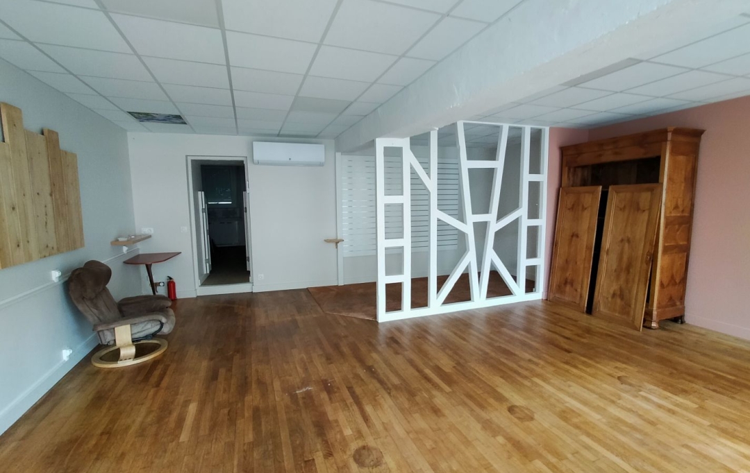 Immobilier des Deux Rives : Office | VILLAINES-LA-JUHEL (53700) | 0 m2 | 600 € 
