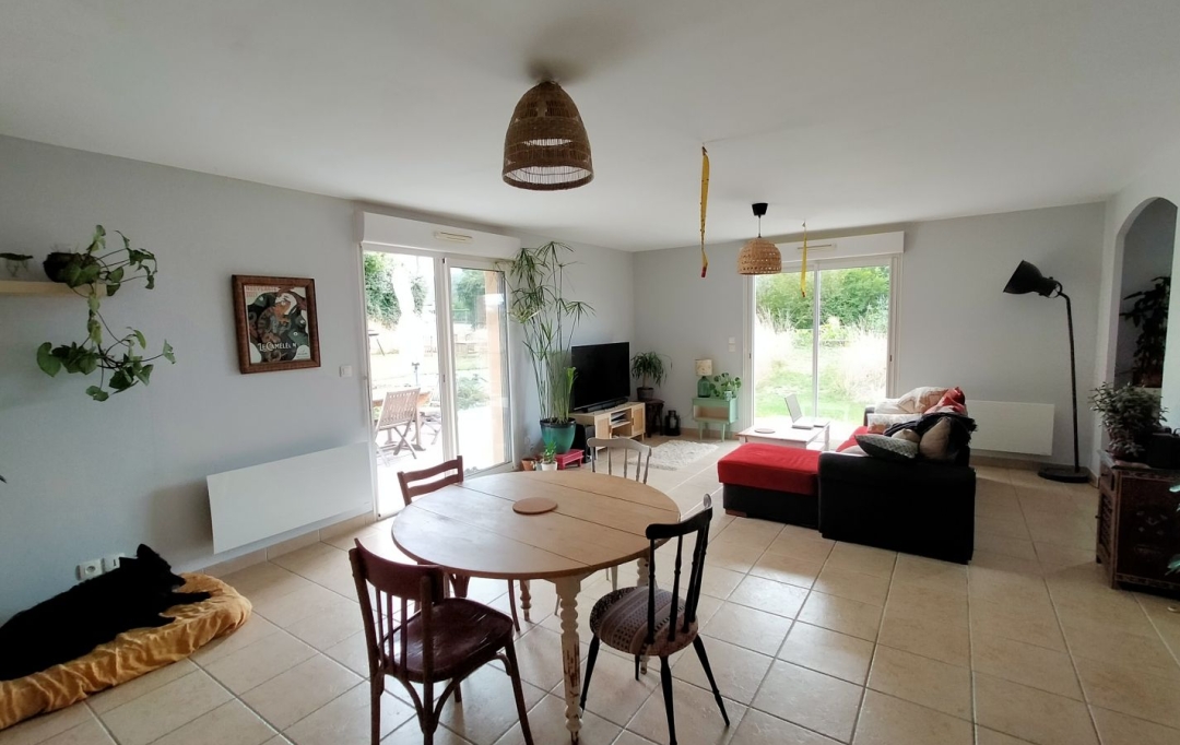 Immobilier des Deux Rives : Maison / Villa | SAINT-AUBIN-DU-DESERT (53700) | 96 m2 | 690 € 
