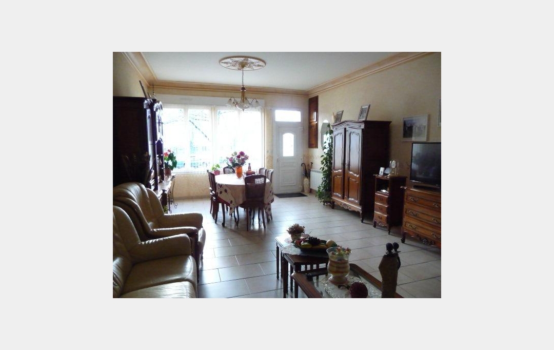 Immobilier des Deux Rives : Maison / Villa | VILLAINES-LA-JUHEL (53700) | 127 m2 | 101 000 € 