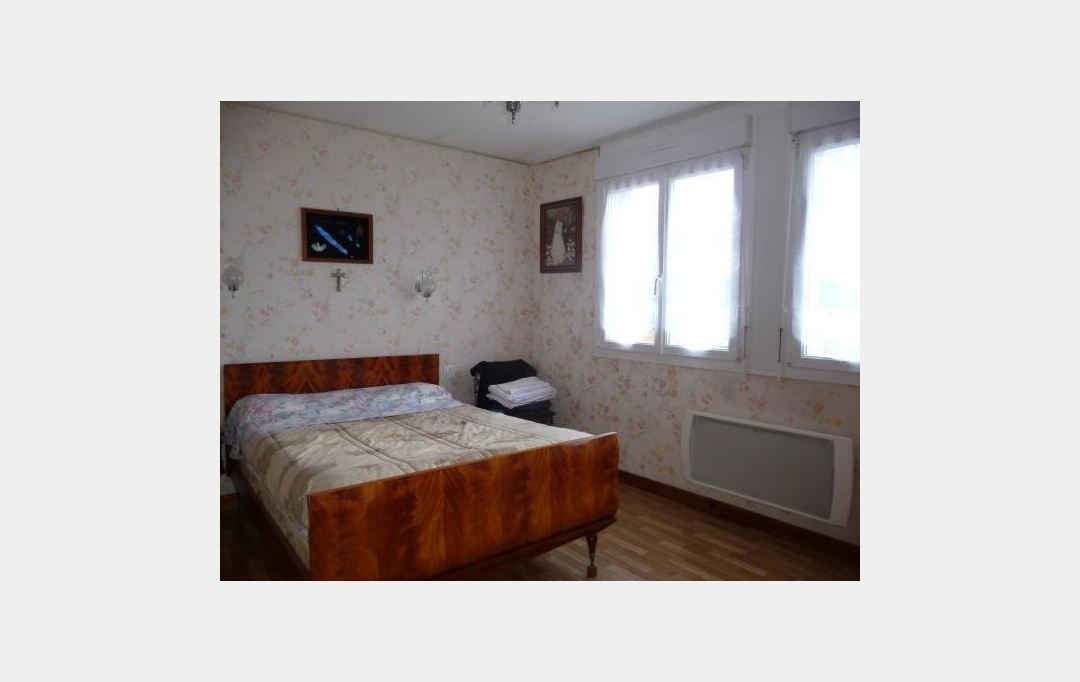 Immobilier des Deux Rives : Maison / Villa | VILLAINES-LA-JUHEL (53700) | 127 m2 | 99 000 € 