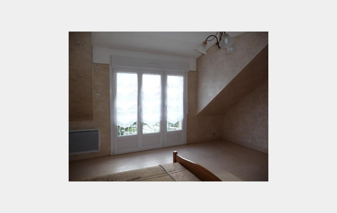 Immobilier des Deux Rives : Maison / Villa | VILLAINES-LA-JUHEL (53700) | 127 m2 | 99 000 € 