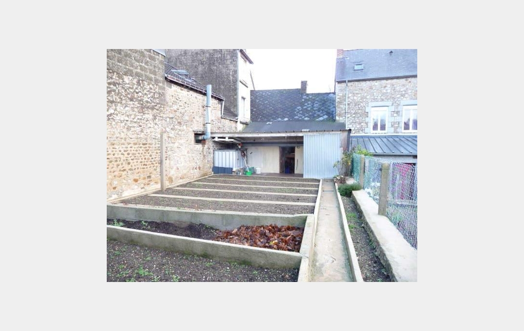 Immobilier des Deux Rives : Maison / Villa | VILLAINES-LA-JUHEL (53700) | 127 m2 | 101 000 € 