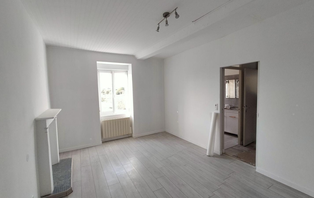 Immobilier des Deux Rives : Maison / Villa | AVERTON (53700) | 83 m2 | 65 000 € 