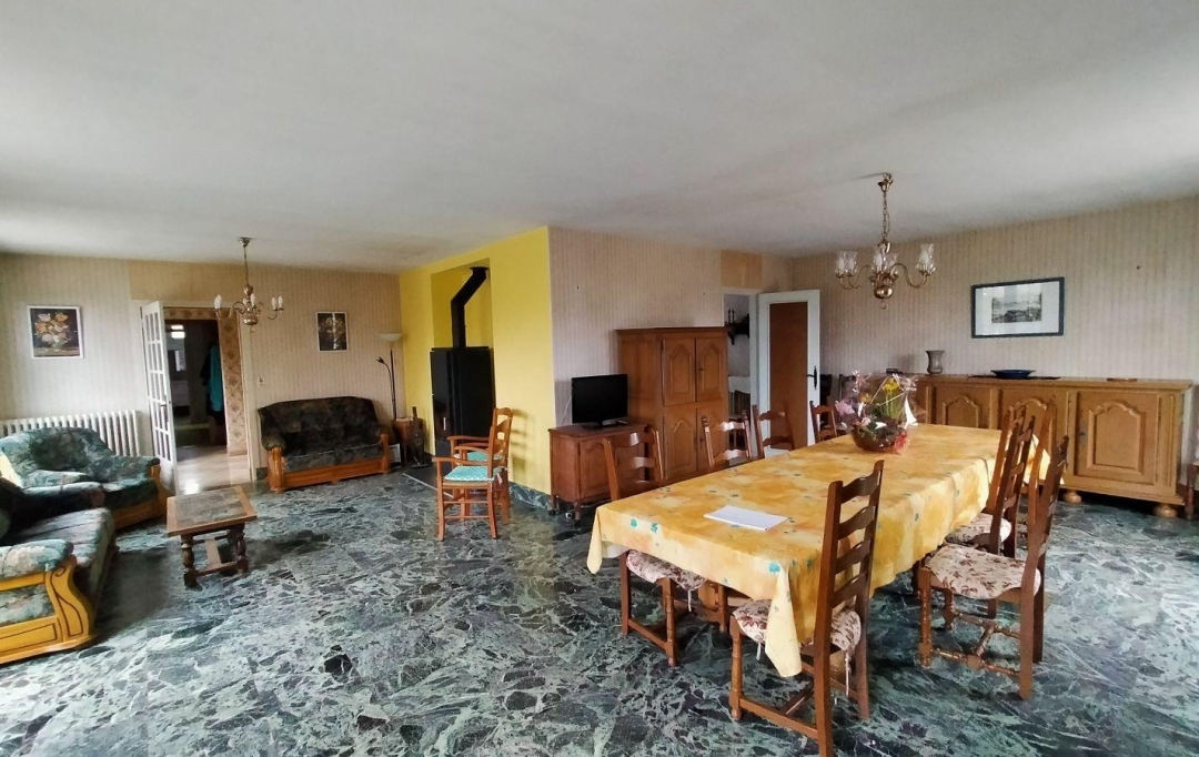 Immobilier des Deux Rives : Maison / Villa | VILLAINES-LA-JUHEL (53700) | 170 m2 | 228 800 € 