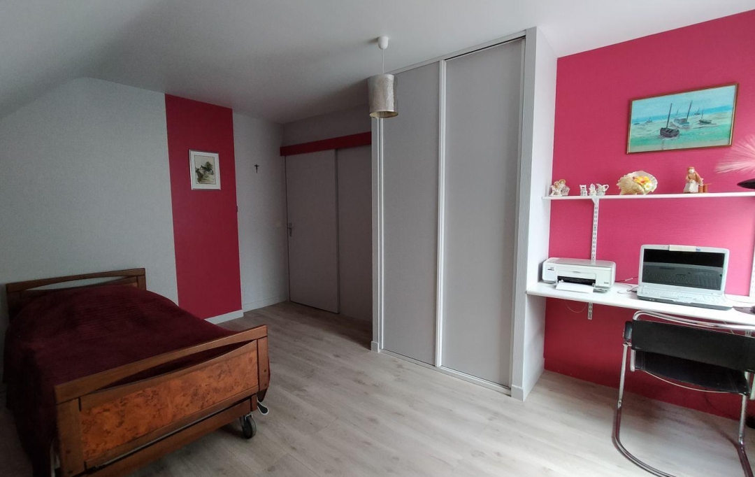 Immobilier des Deux Rives : Maison / Villa | VILLAINES-LA-JUHEL (53700) | 168 m2 | 280 800 € 