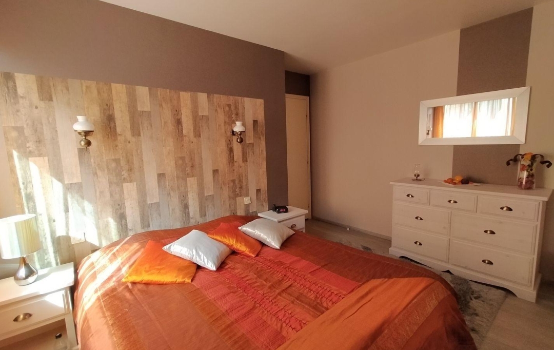 Immobilier des Deux Rives : Maison / Villa | VILLAINES-LA-JUHEL (53700) | 168 m2 | 280 800 € 
