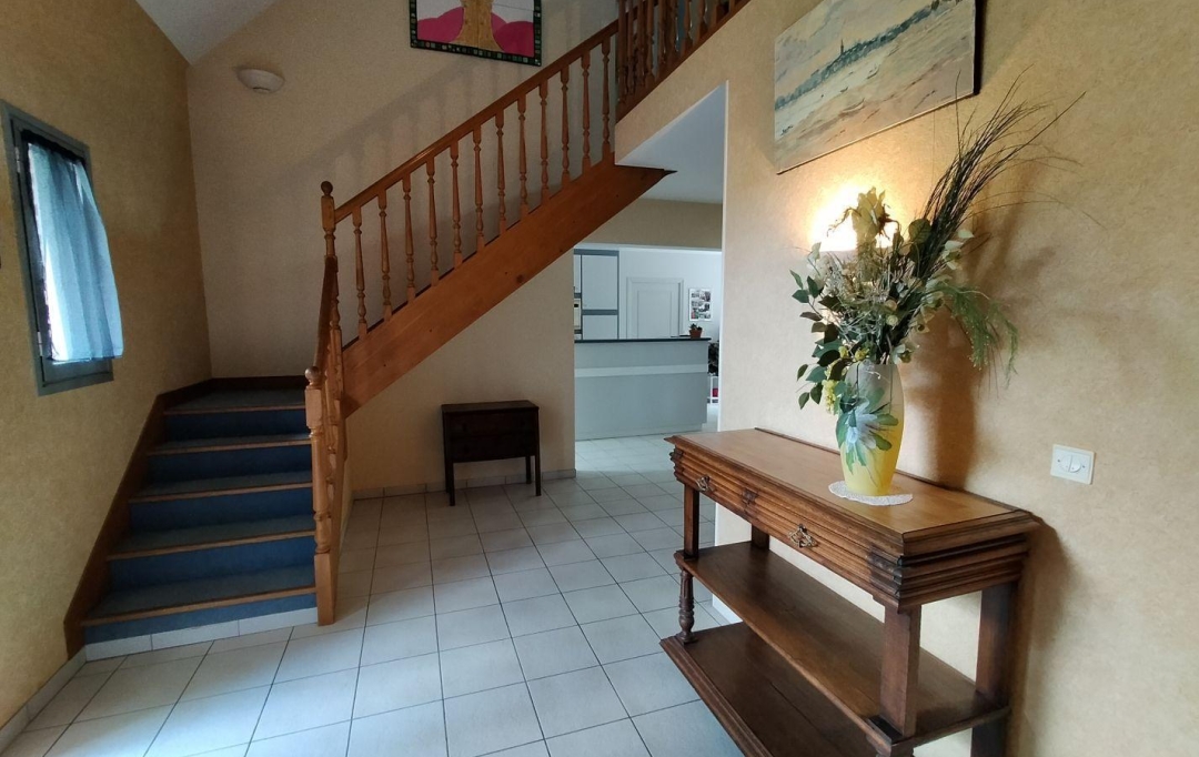 Immobilier des Deux Rives : Maison / Villa | VILLAINES-LA-JUHEL (53700) | 168 m2 | 280 800 € 