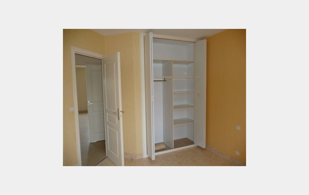 Immobilier des Deux Rives : Appartement | VILLAINES-LA-JUHEL (53700) | 70 m2 | 60 000 € 