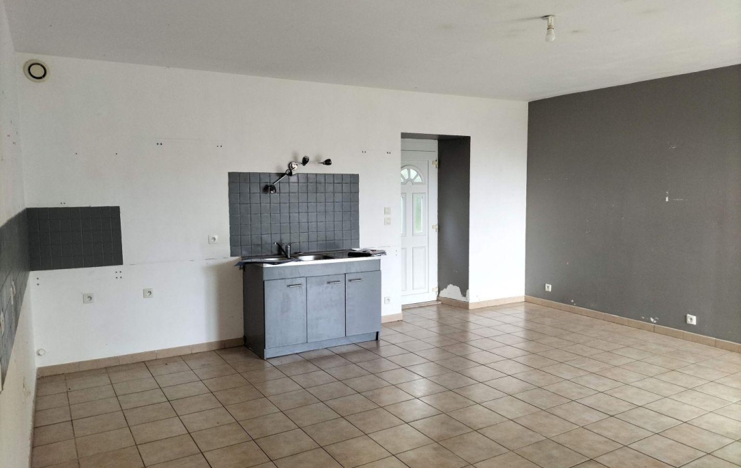 Immobilier des Deux Rives : Maison / Villa | CARROUGES (61320) | 110 m2 | 178 000 € 