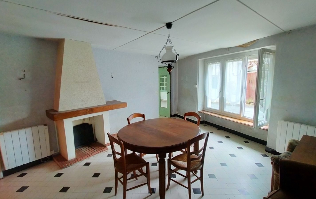 Immobilier des Deux Rives : Maison / Villa | VILLAINES-LA-JUHEL (53700) | 56 m2 | 23 000 € 