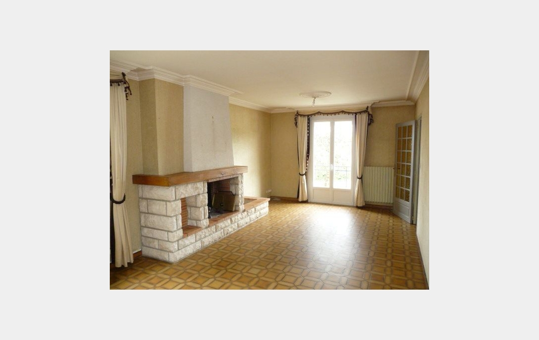 Immobilier des Deux Rives : Maison / Villa | VILLAINES-LA-JUHEL (53700) | 115 m2 | 85 500 € 