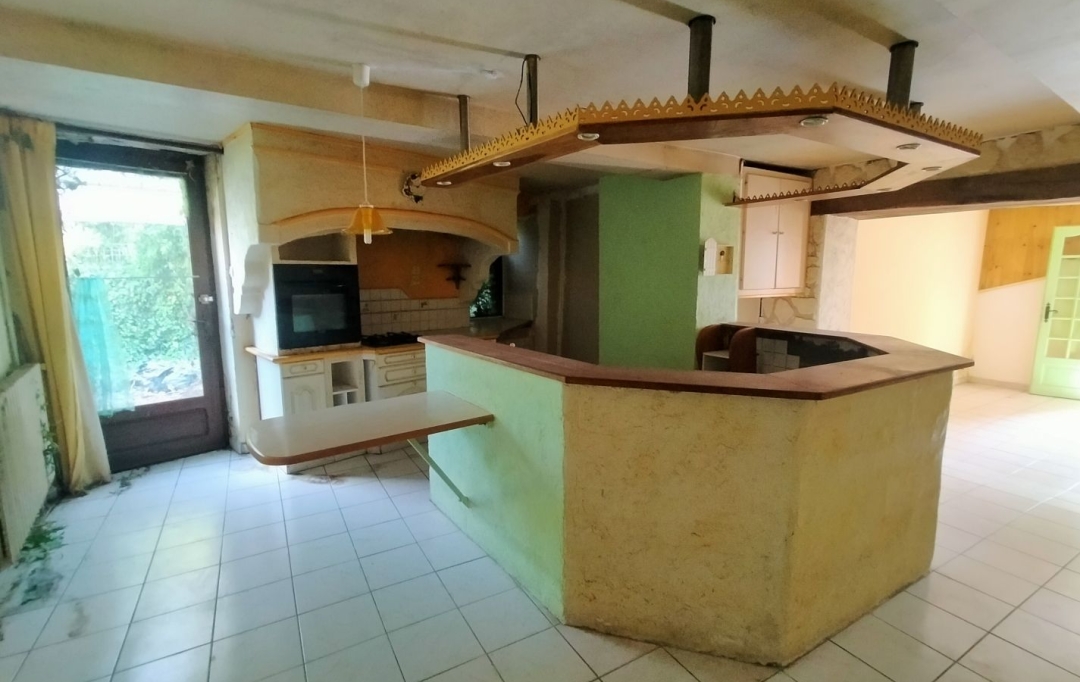 Immobilier des Deux Rives : Maison / Villa | LA CHAPELLE-AU-RIBOUL (53440) | 103 m2 | 32 500 € 