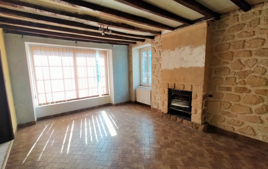 Immobilier des Deux Rives : Maison / Villa | LA CHAPELLE-AU-RIBOUL (53440) | 103 m2 | 32 500 € 