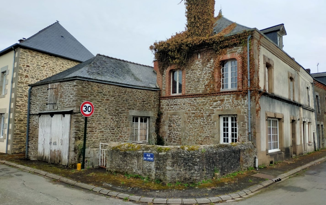 Immobilier des Deux Rives : Maison / Villa | LA CHAPELLE-AU-RIBOUL (53440) | 103 m2 | 32 500 € 