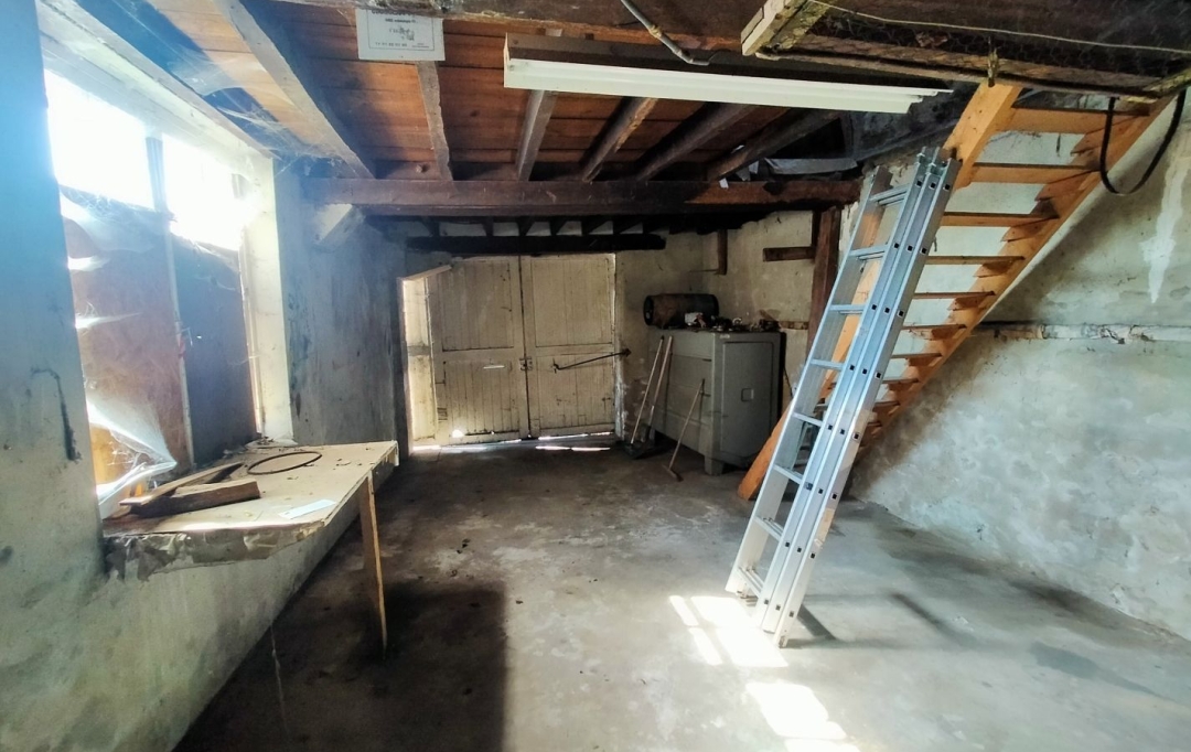 Immobilier des Deux Rives : Maison / Villa | LA CHAPELLE-AU-RIBOUL (53440) | 103 m2 | 32 500 € 