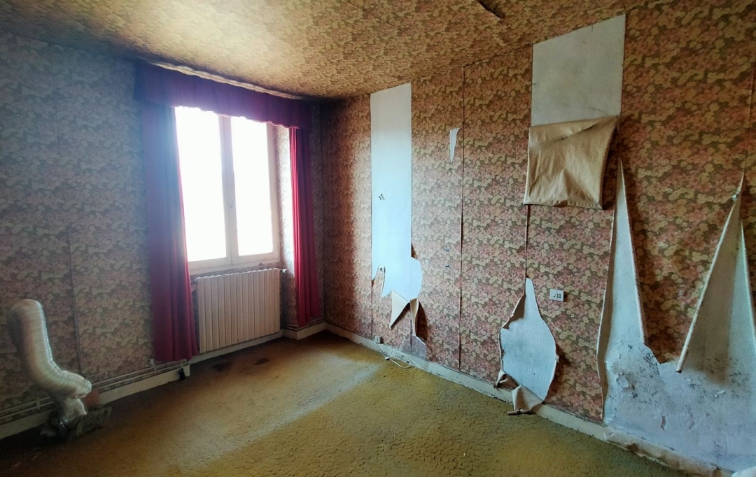 Immobilier des Deux Rives : Maison / Villa | LA CHAPELLE-AU-RIBOUL (53440) | 103 m2 | 32 500 € 