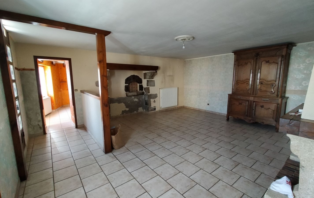 Immobilier des Deux Rives : Maison / Villa | SAINT-GERMAIN-DE-COULAMER (53700) | 148 m2 | 60 000 € 