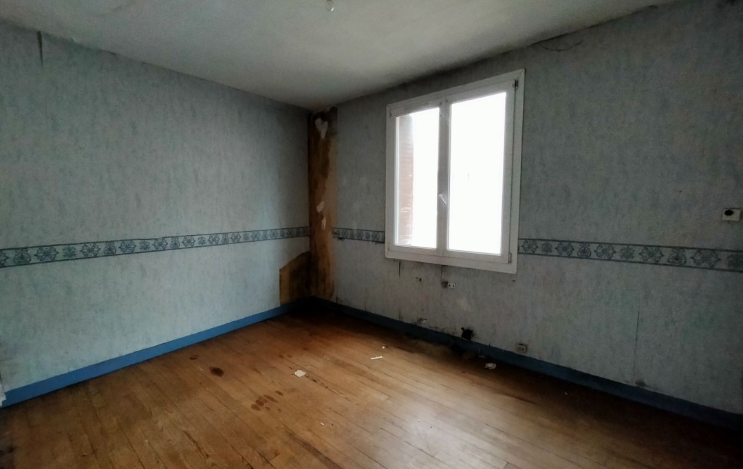 Immobilier des Deux Rives : Maison / Villa | VILLAINES-LA-JUHEL (53700) | 106 m2 | 75 000 € 