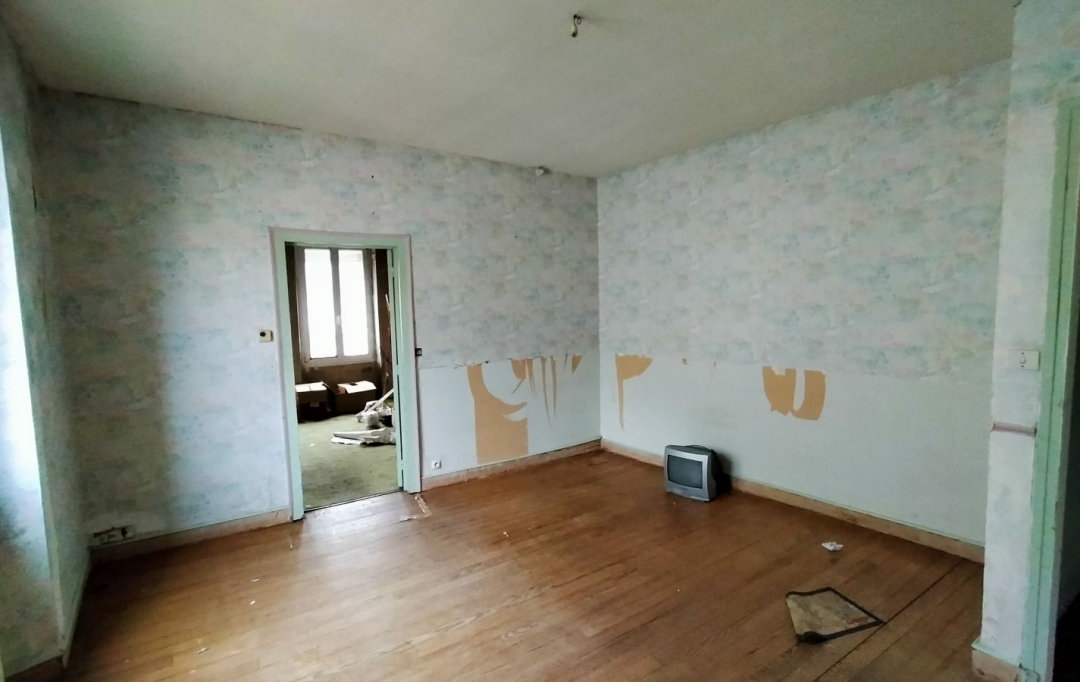Immobilier des Deux Rives : Maison / Villa | VILLAINES-LA-JUHEL (53700) | 106 m2 | 75 000 € 