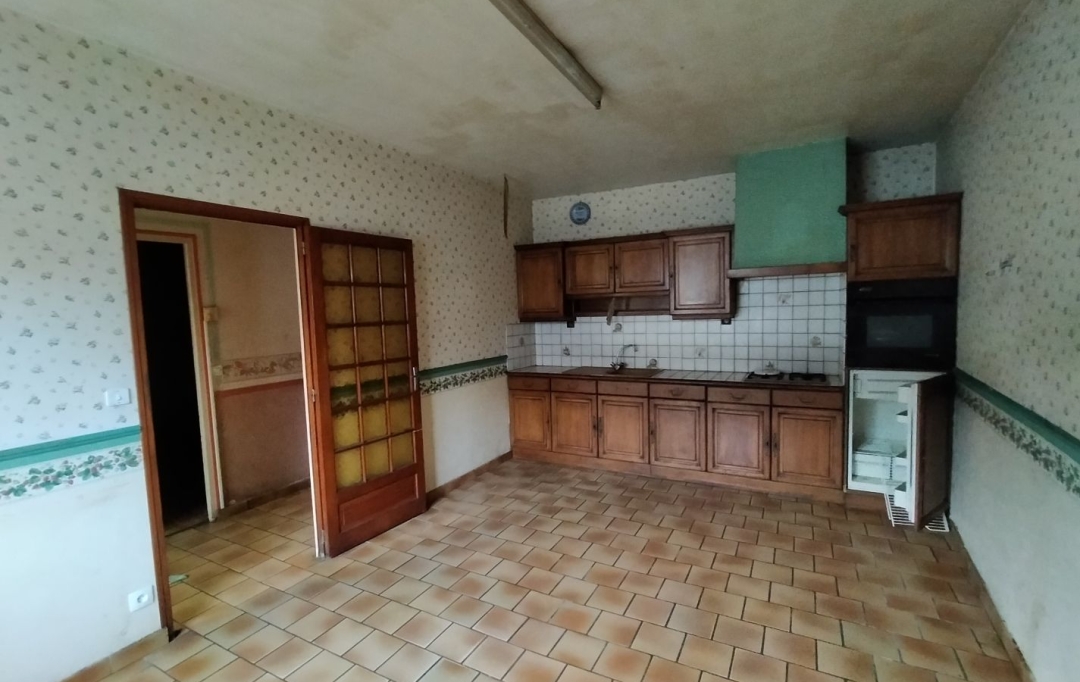 Immobilier des Deux Rives : Maison / Villa | VILLAINES-LA-JUHEL (53700) | 165 m2 | 96 000 € 