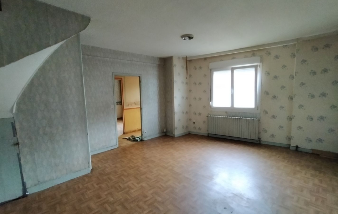 Immobilier des Deux Rives : Maison / Villa | VILLAINES-LA-JUHEL (53700) | 165 m2 | 96 000 € 