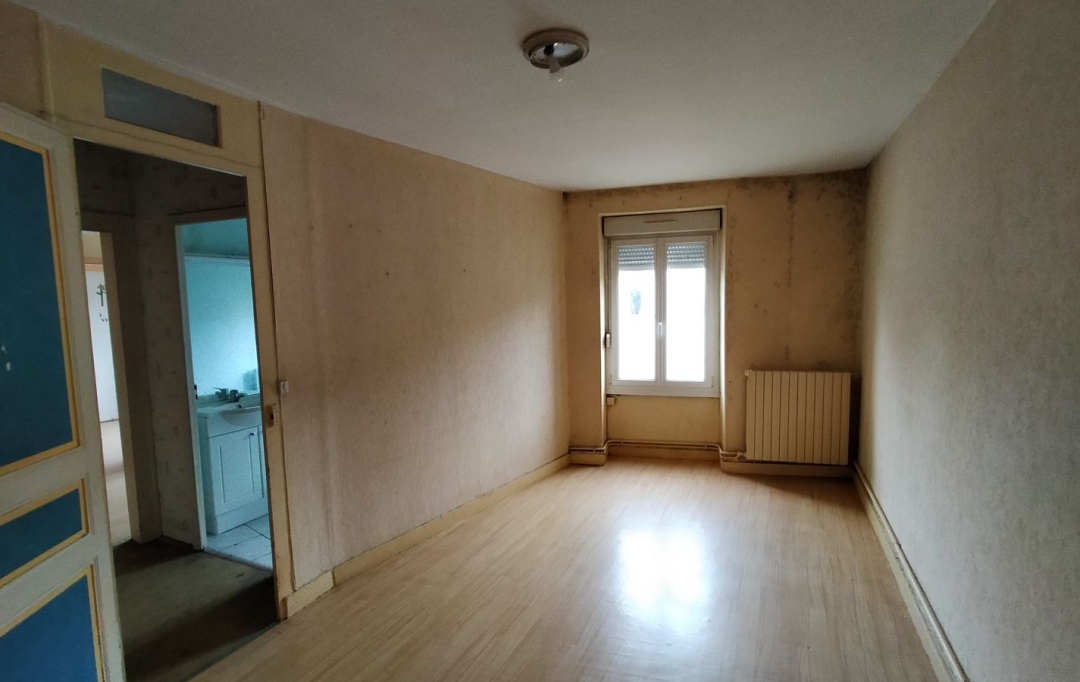 Immobilier des Deux Rives : Maison / Villa | VILLAINES-LA-JUHEL (53700) | 165 m2 | 96 000 € 