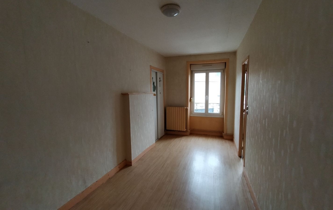 Immobilier des Deux Rives : Maison / Villa | VILLAINES-LA-JUHEL (53700) | 165 m2 | 96 000 € 