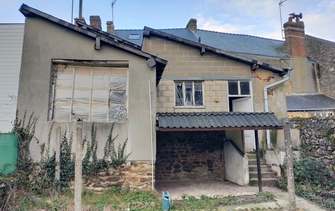 Immobilier des Deux Rives : Maison / Villa | VILLAINES-LA-JUHEL (53700) | 165 m2 | 96 000 € 