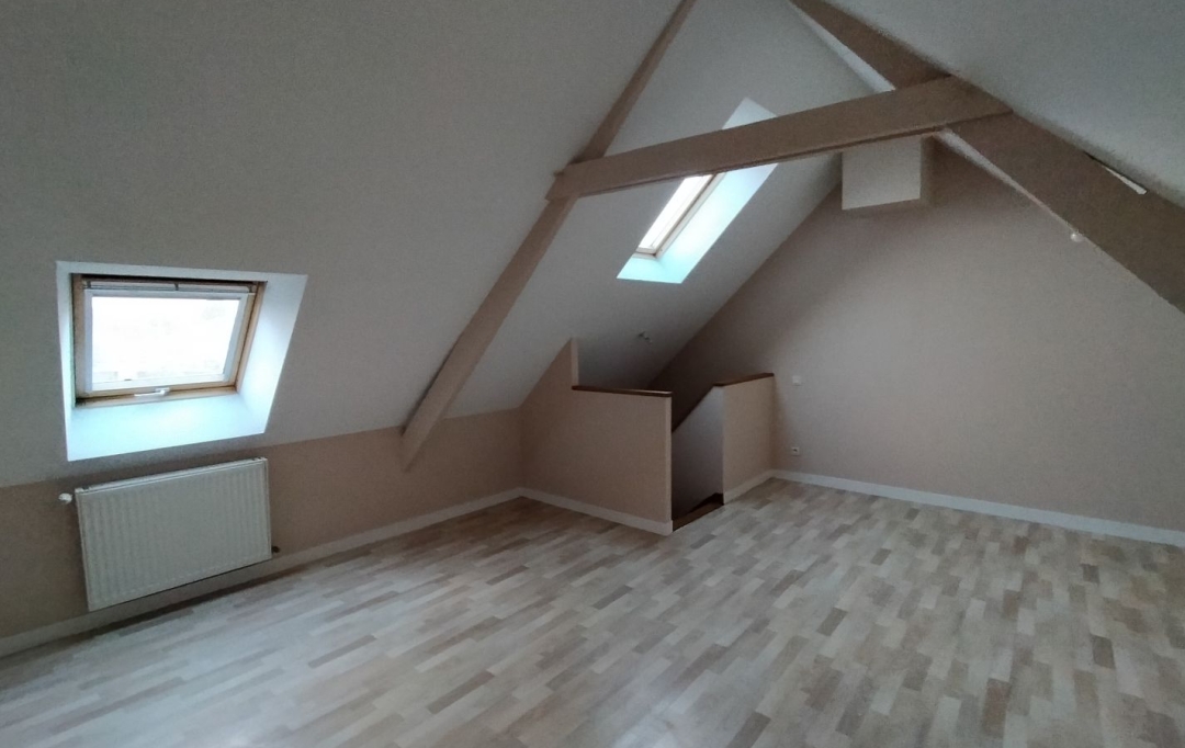 Immobilier des Deux Rives : Maison / Villa | VILLAINES-LA-JUHEL (53700) | 165 m2 | 96 000 € 