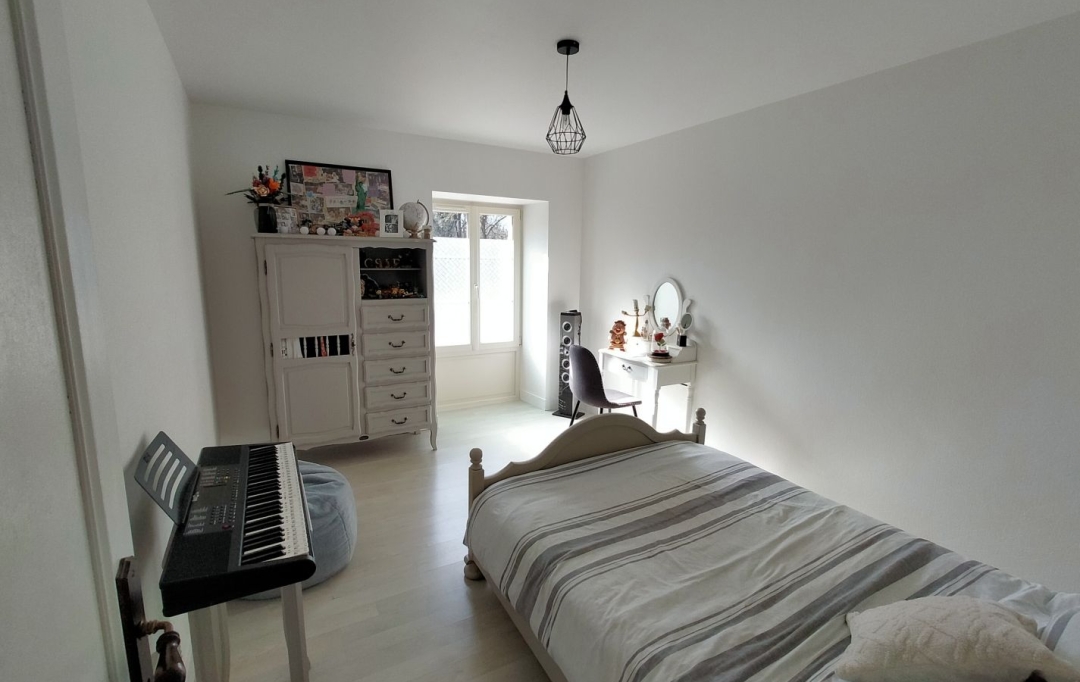 Immobilier des Deux Rives : Maison / Villa | MOULINS-LE-CARBONNEL (72130) | 120 m2 | 234 000 € 