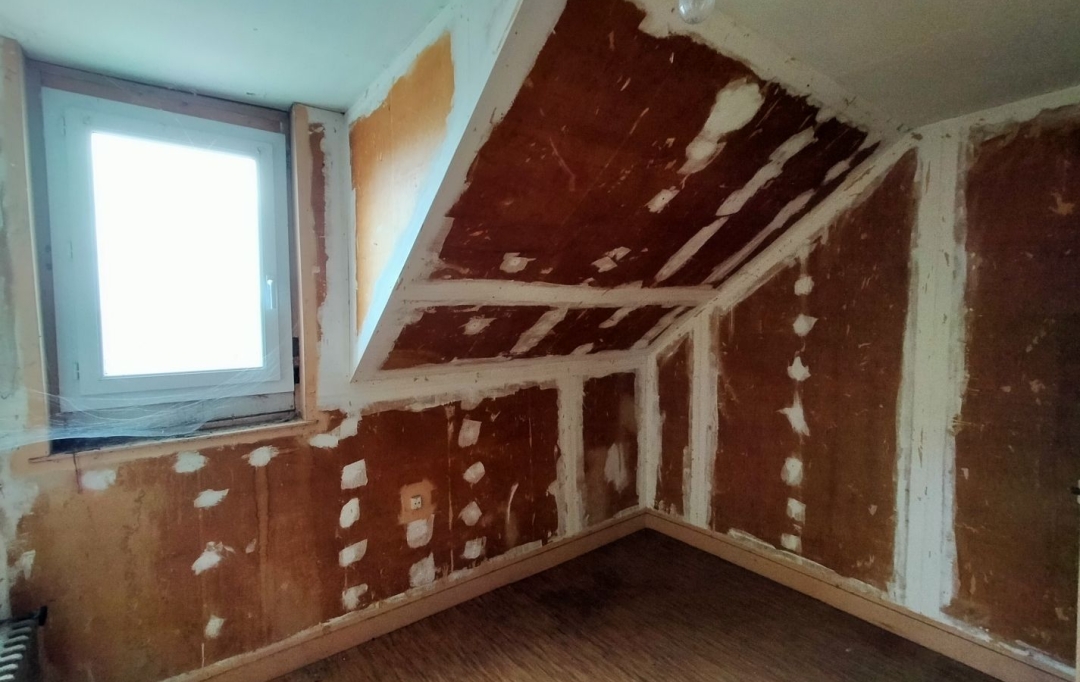 Immobilier des Deux Rives : Maison / Villa | VILLAINES-LA-JUHEL (53700) | 83 m2 | 33 000 € 