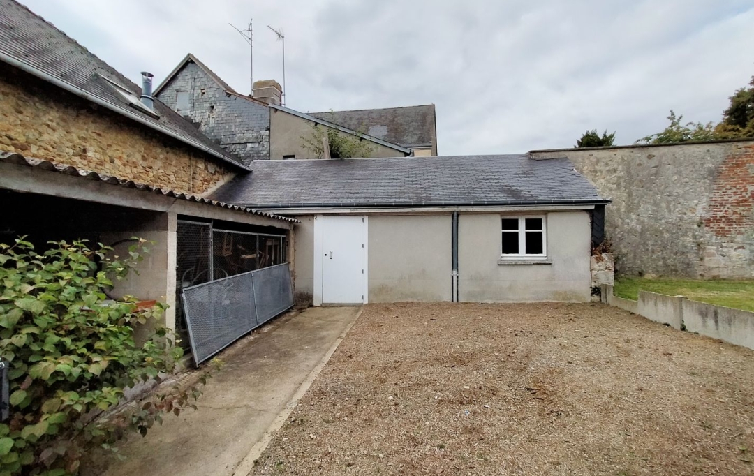 Immobilier des Deux Rives : Maison / Villa | VILLAINES-LA-JUHEL (53700) | 83 m2 | 33 000 € 