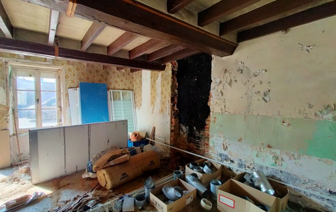 Immobilier des Deux Rives : Maison / Villa | VILLAINES-LA-JUHEL (53700) | 40 m2 | 13 000 € 