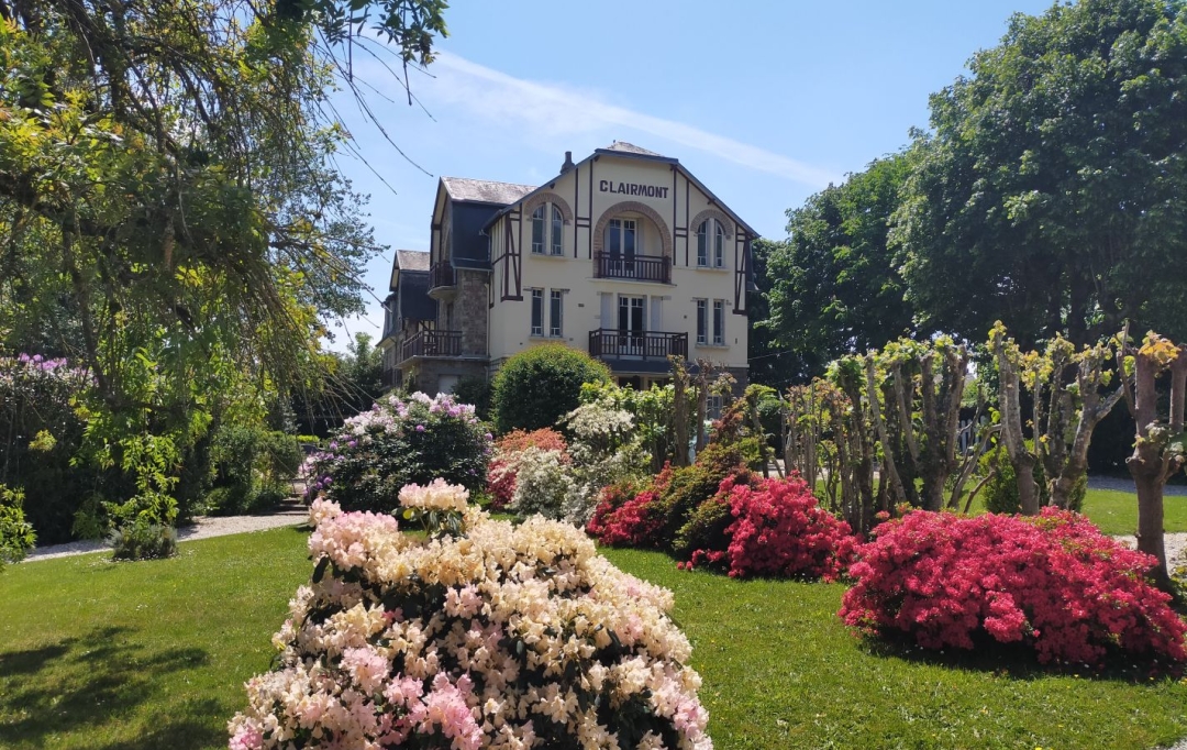 Immobilier des Deux Rives : Domaines / Propriétés | BAGNOLES-DE-L'ORNE (61140) | 900 m2 | 878 800 € 