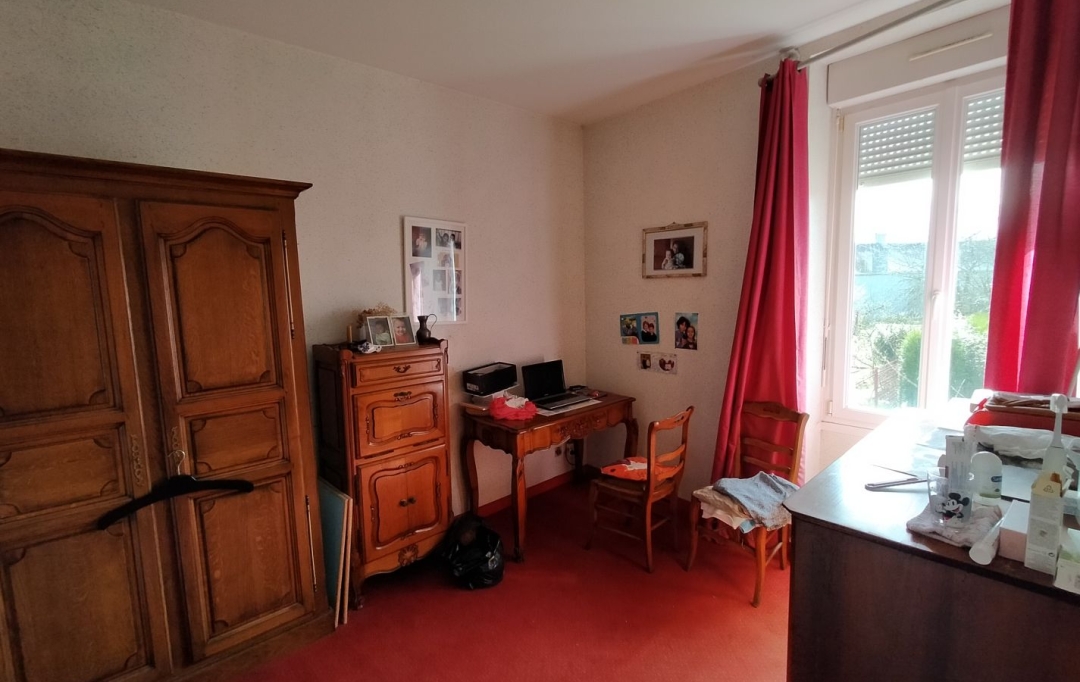 Immobilier des Deux Rives : Maison / Villa | VILLAINES-LA-JUHEL (53700) | 165 m2 | 90 500 € 