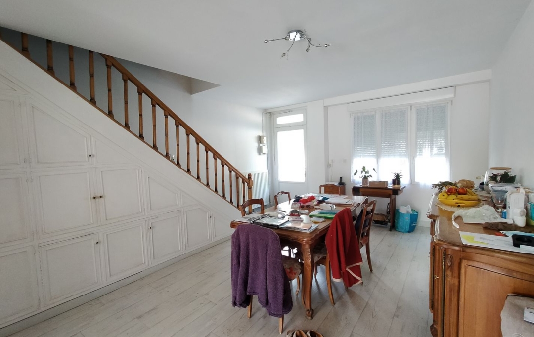 Immobilier des Deux Rives : Maison / Villa | VILLAINES-LA-JUHEL (53700) | 165 m2 | 90 500 € 