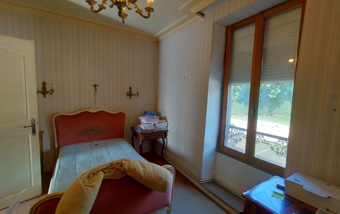 Immobilier des Deux Rives : Maison / Villa | VILLAINES-LA-JUHEL (53700) | 165 m2 | 90 500 € 