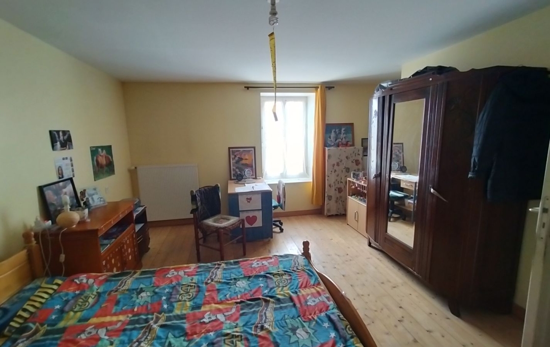 Immobilier des Deux Rives : Maison / Villa | SILLE-LE-GUILLAUME (72140) | 217 m2 | 142 000 € 