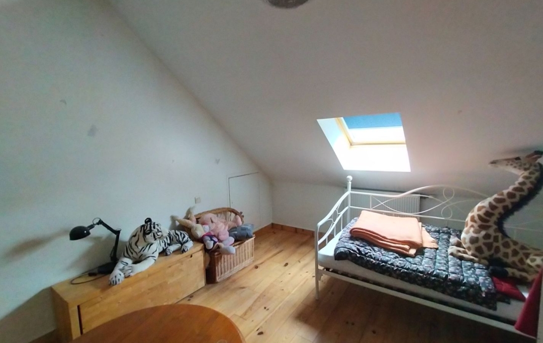 Immobilier des Deux Rives : Maison / Villa | SILLE-LE-GUILLAUME (72140) | 217 m2 | 142 000 € 