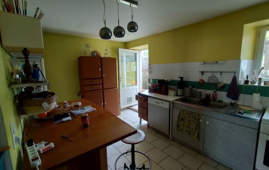 Immobilier des Deux Rives : Maison / Villa | SILLE-LE-GUILLAUME (72140) | 217 m2 | 142 000 € 