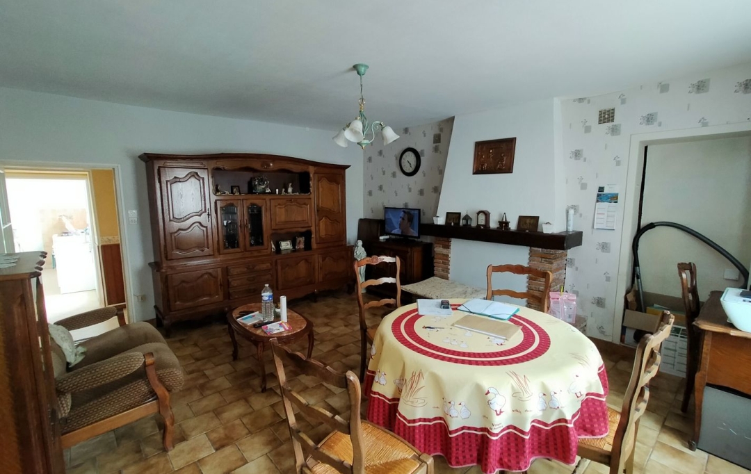 Immobilier des Deux Rives : House | VILLAINES-LA-JUHEL (53700) | 80 m2 | 63 000 € 