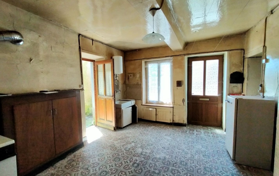 Immobilier des Deux Rives : Maison / Villa | LA CHAPELLE-AU-RIBOUL (53440) | 100 m2 | 29 000 € 